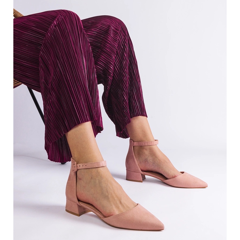 Vaaleanpunaiset sandaalit matalalla pylväällä vaaleanpunainen 1