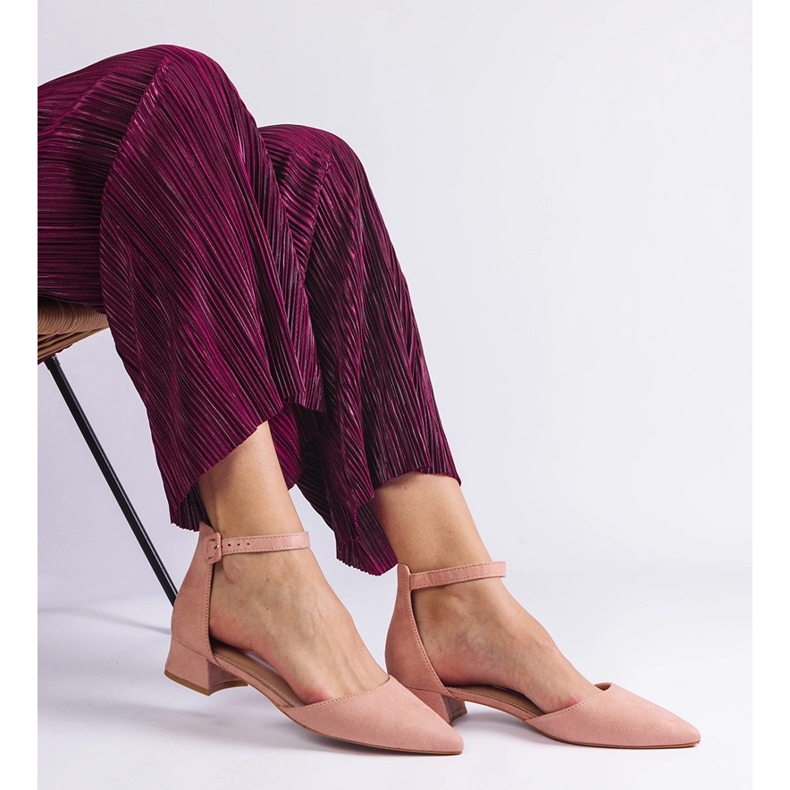 Vaaleanpunaiset sandaalit matalalla pylväällä vaaleanpunainen 2