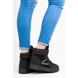 Urheilukengät turkista musta 1