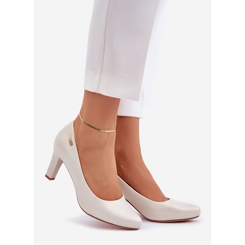 Naisten pumput Sergio Leone Pearl beige 1