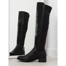 Mustat saappaat, joissa joustava päällinen 2