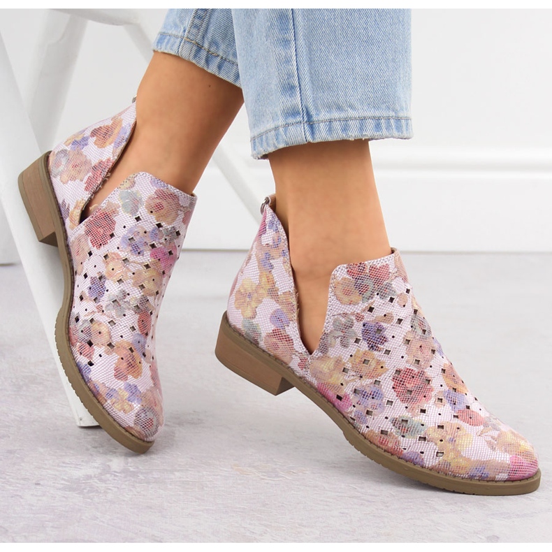 Naisten avoimien kukkien aukosaappaat M. Daszyński SA62-102 valkoinen 1