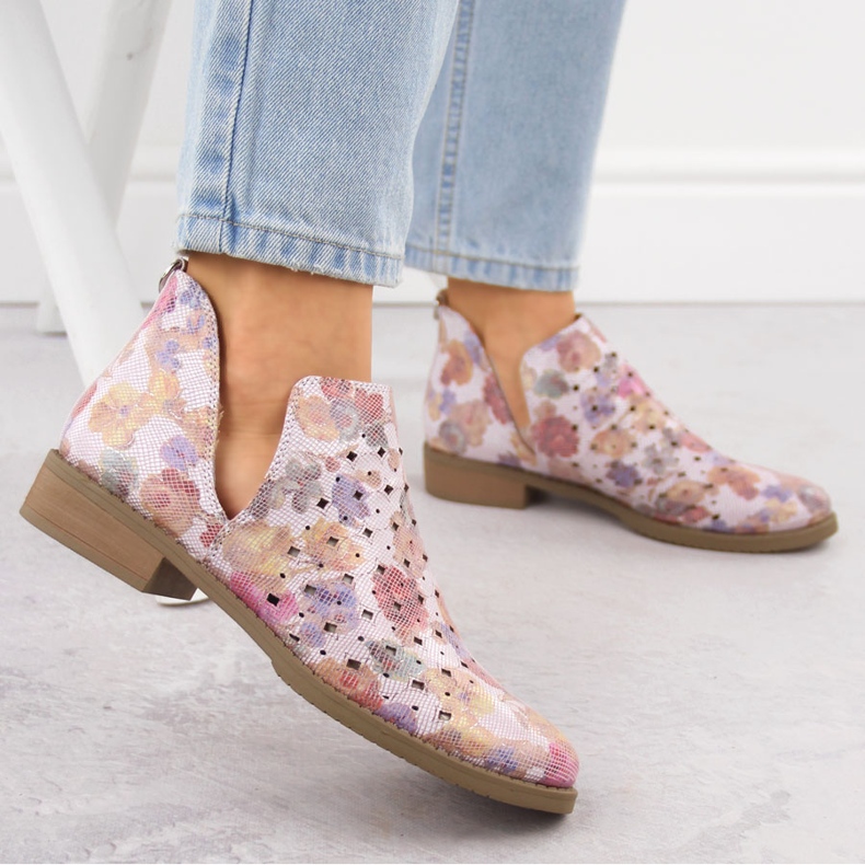 Naisten avoimien kukkien aukosaappaat M. Daszyński SA62-102 valkoinen 2