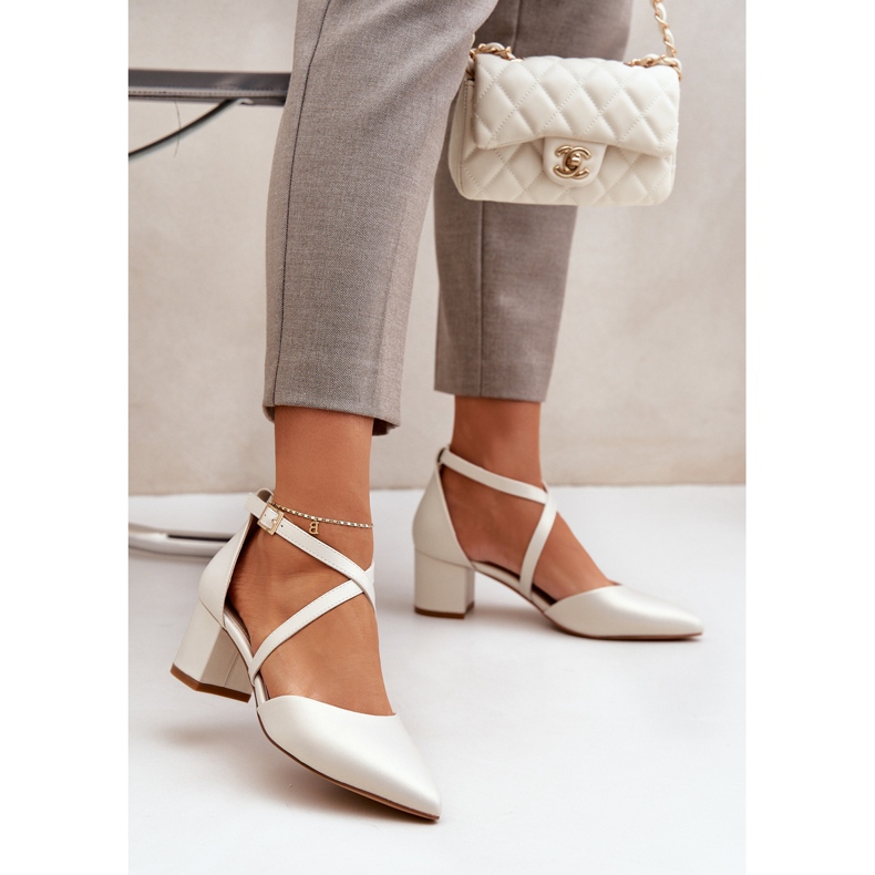 Pumput ekologisessa nahkapäässä Sergio Leone Pearl beige 2