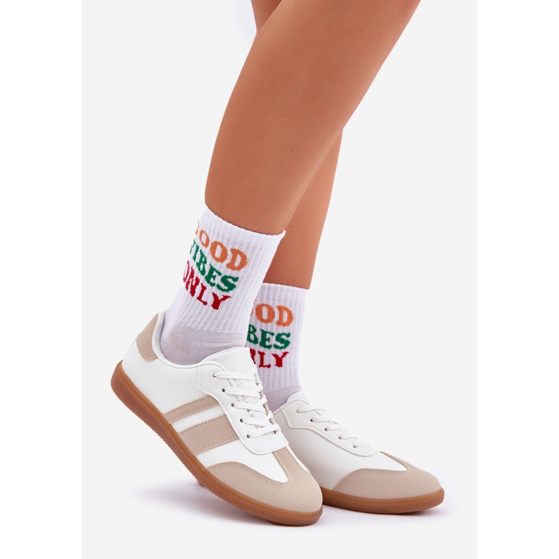 Matalat naisten lenkkarit, joissa on ekologinen nahka beige ja valkoinen 1