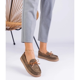 Vihreät naisten leipomot Ekozamszista keulalla 1