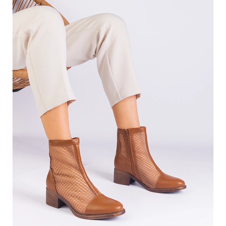 Ruskeat mesh -saappaat postitse 1