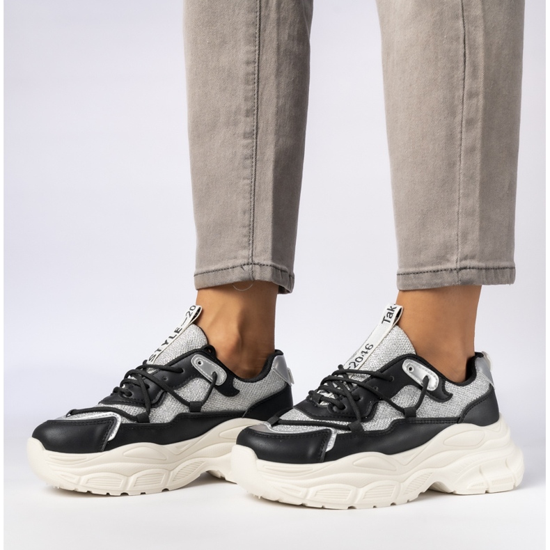 Naisten mustan urheilun lenkkarit 1