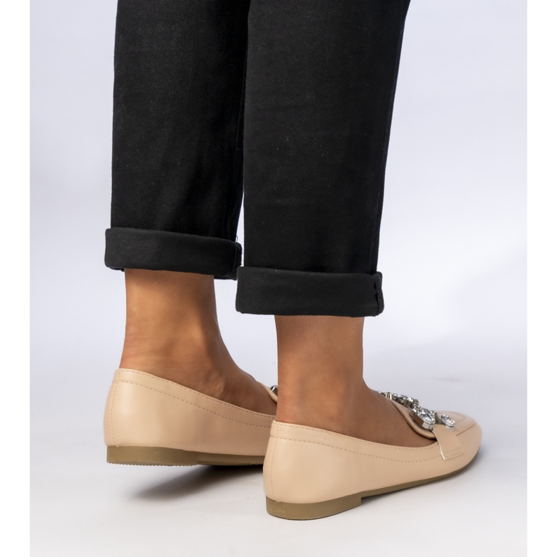 Naisten mokasiinit beige-koristeilla 1