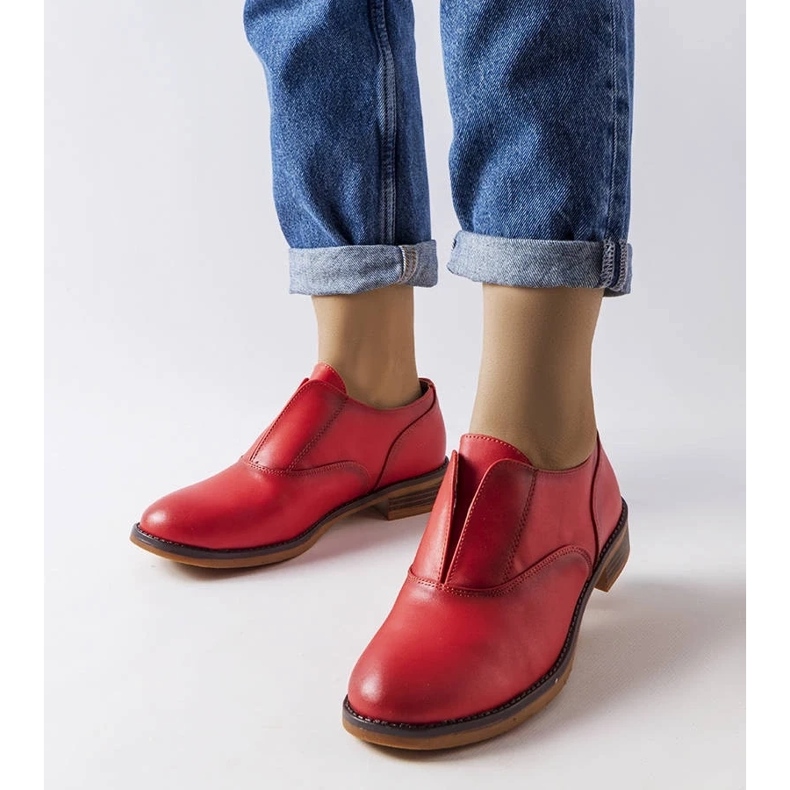 Patenttibeiget naisten pumput mukavalla kantapäällä, tyylikkäät beigenväriset naisten kengät 1