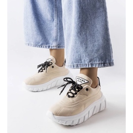 Beiget nahkaiset naisten nilkkurit alustalla, eristetyt saappaat luonnonnahasta 1