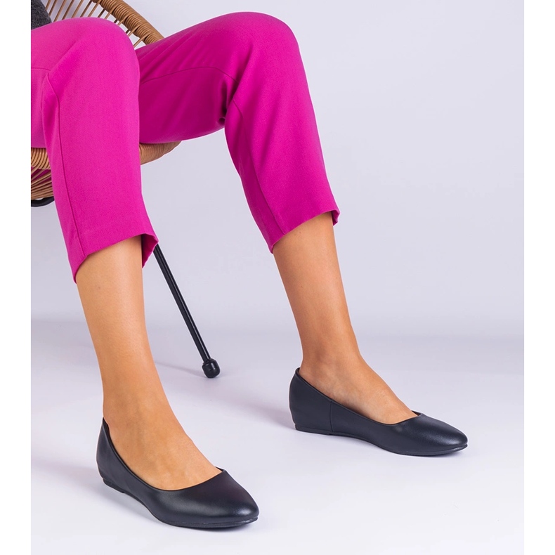 Mustat balleriinit piilotetulla kiilalla ekologista 1