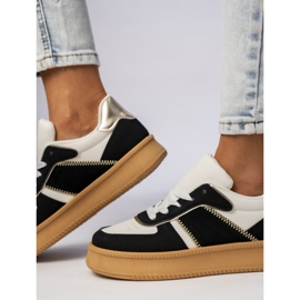 Naisten klassiset lenkkarit Platfom mustalla 2