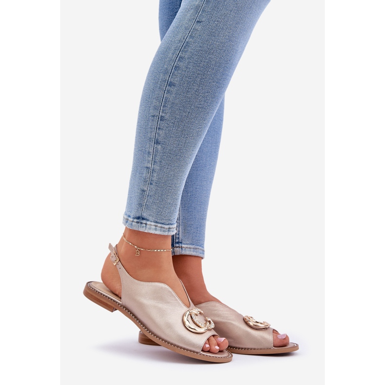 Litteät nahkaiset sandaalit, joissa koristeet Laura Messi 2865 Zlotys kultainen 1