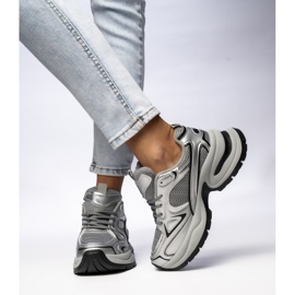 Naisten harmaasäilön urheilut 1