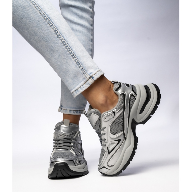 Naisten harmaasäilön urheilut 1