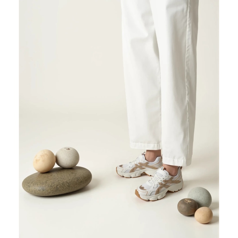 Naisten beige -lenkkarit 1