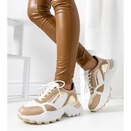 D/GMR Vaaleanpunaiset lenkkarit, joilla on metallinen aksentti Gordani beige 1