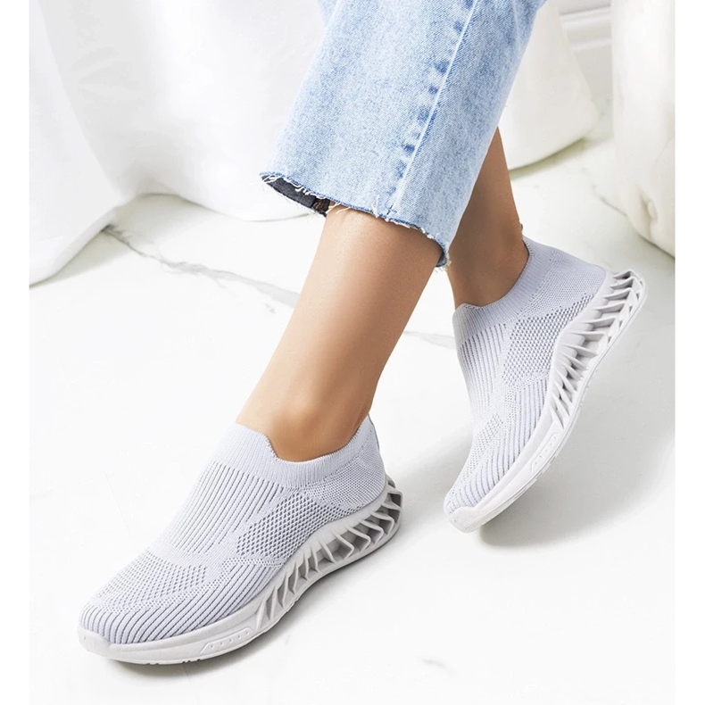 D/GMR Nedan harmaat urheilulenkkarit 1