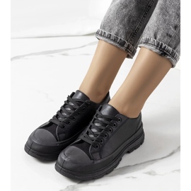 D/GMR Mustat tennarit paksussa Nurbik-pohjassa 1