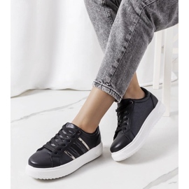 D/GMR Mustat lenkkarit Goldsmi-alustalla 1