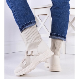 D/GMR Saker beige lenkkarit 2