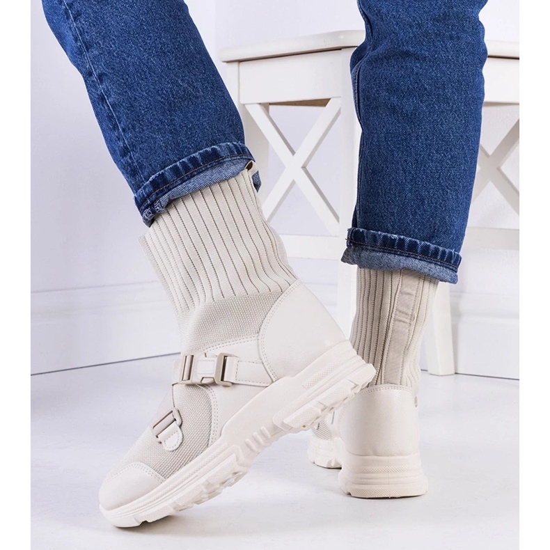 D/GMR Saker beige lenkkarit 2