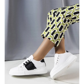 D/GMR Valkoiset tennarit, joissa on musta Erin-solki valkoinen 2