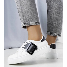 D/GMR Valkoiset tennarit, joissa on musta Toni-solki valkoinen 2