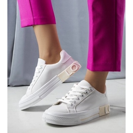 D/GMR Valkoiset ja beigenväriset tennarit, joissa on Nora-kirjoitus 1