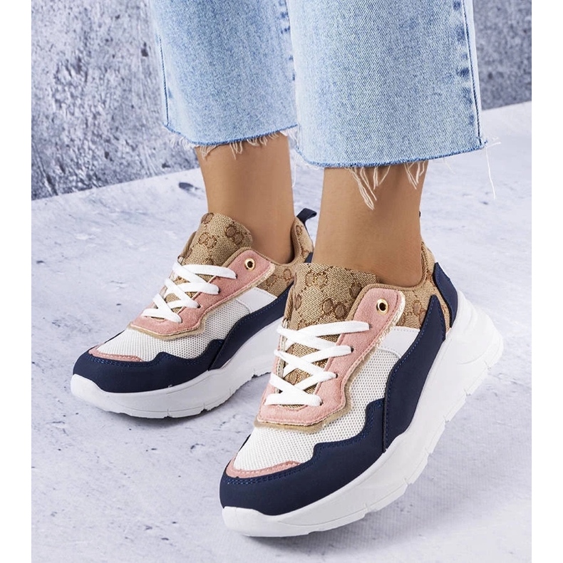 D/GMR Lebrunin laivastonsiniset lenkkarit kullalla 1