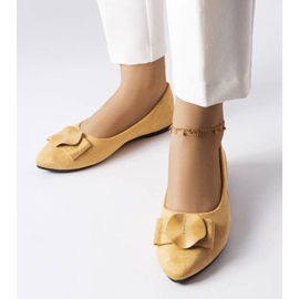 D/GMR Beiget balerinat, jotka on koristeltu Rémyn strassilla 2