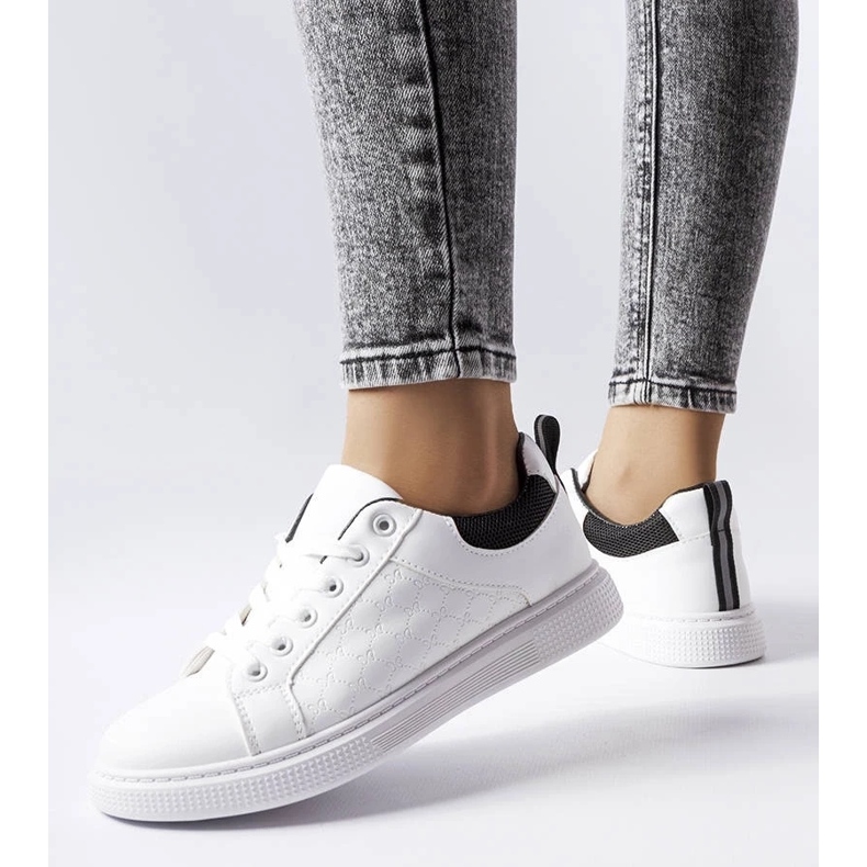 D/GMR Dreux'n mustavalkoiset lenkkarit, joissa kohokuviointi valkoinen 2