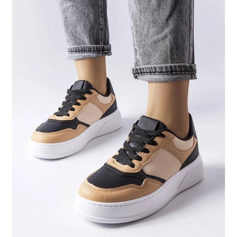 D/GMR Baronin mustat ja beigenväriset saappaat paksummalla pohjalla 1