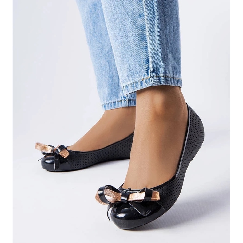 D/GMR Mustat balerinat koristeltu Harlingen-rusetilla 1