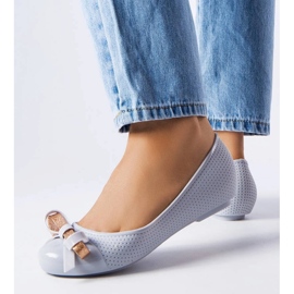 D/GMR Harlingen rusetilla koristeltu harmaa ballerina 2