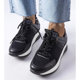 D/GMR Mustavalkoiset lenkkarit Vinceza 2