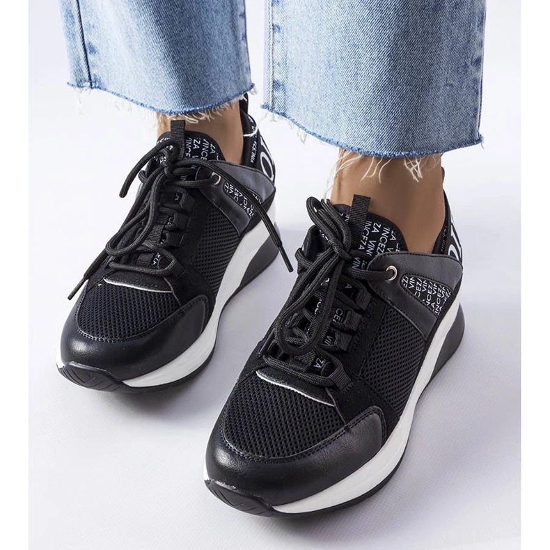 D/GMR Mustavalkoiset lenkkarit Vinceza 2