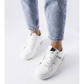 D/GMR Valkoiset lenkkarit koristeltu Xarles strassit 1