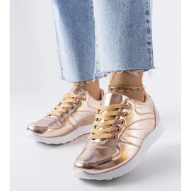 D/GMR Vaaleat kultaiset lenkkarit 1