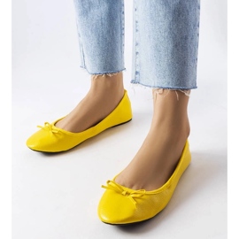 D/GMR Keltaiset baleriinat koristeltu Vaillancour-rusetilla keltainen 1