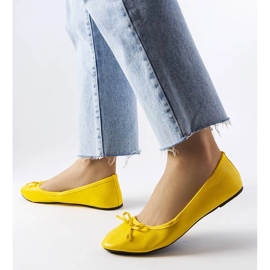 D/GMR Keltaiset baleriinat koristeltu Vaillancour-rusetilla keltainen 2