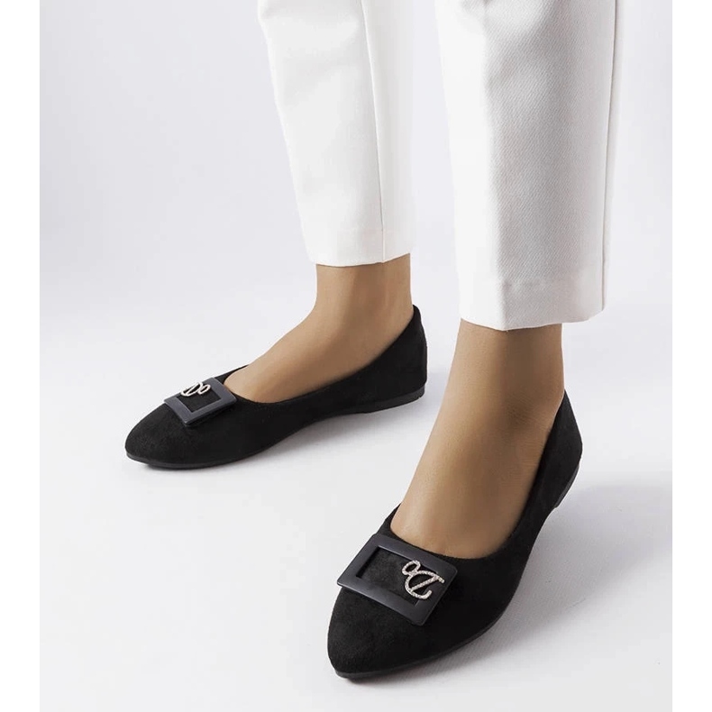 D/GMR Flemingin mustat balerinat, jotka on koristeltu strassikivillä 2