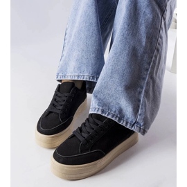 D/GMR Mustat tennarit Amathymes-alustalla 2