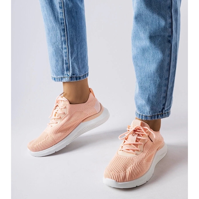 D/GMR Nelsonin oranssit ja valkoiset lenkkarit 1