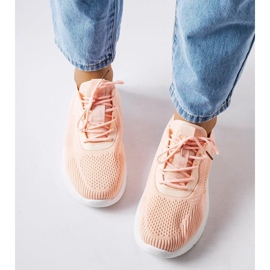 D/GMR Nelsonin oranssit ja valkoiset lenkkarit 2