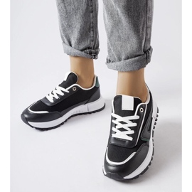 D/GMR Mustat tennarit, joissa vihreä aksentti Tod 2