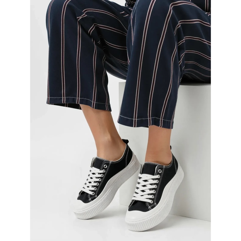 Naisten lenkkarit mustat 2