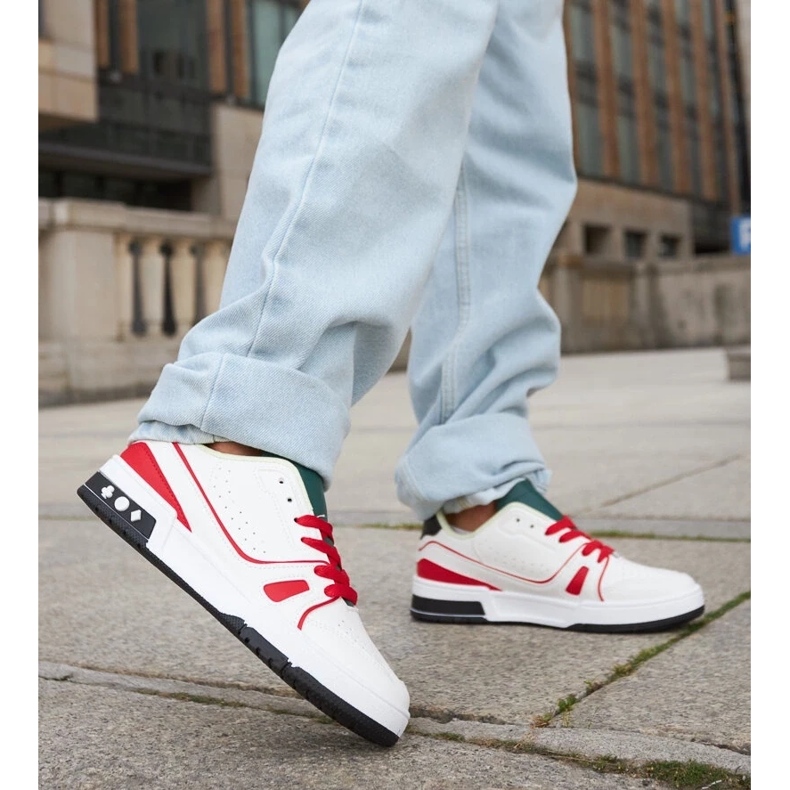 D/GMR Archien valkoiset ja punaiset kengät vihreällä kielellä valkoinen 1