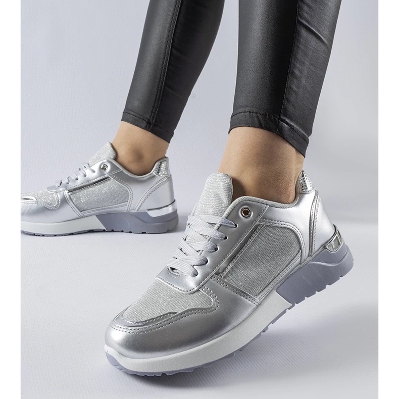 D/GMR Facondon harmaat lenkkarit koristelangalla 1